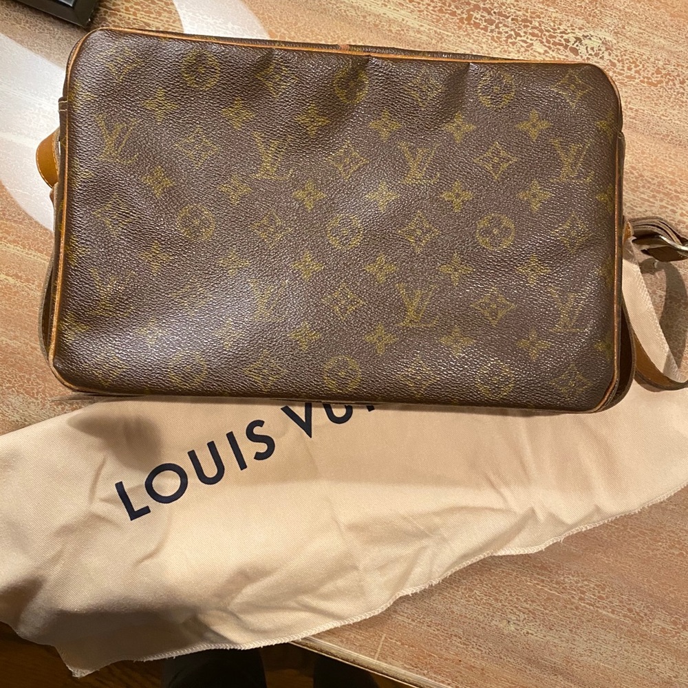 Vintage Louis Vuitton crossbody bag